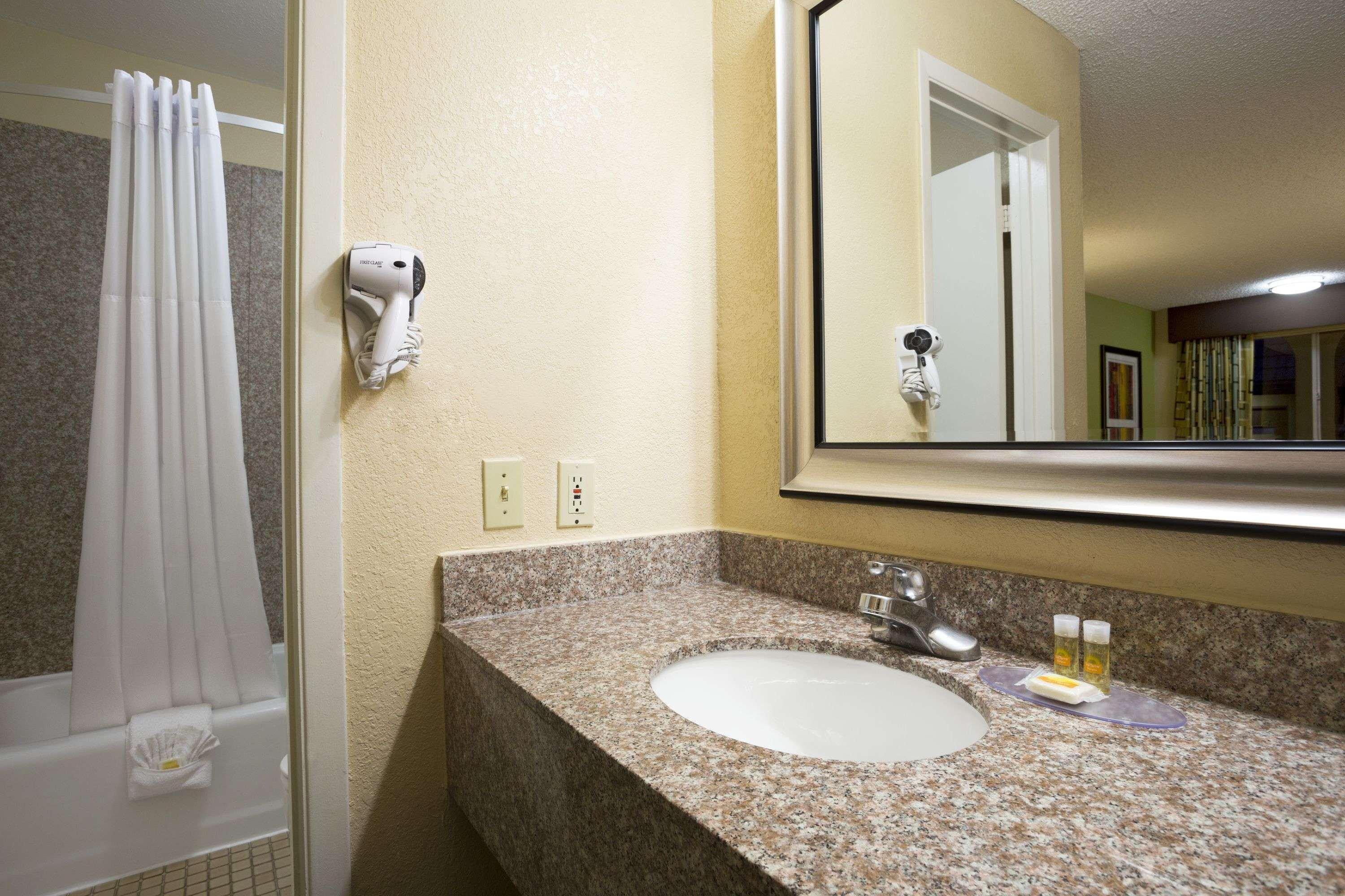 Days Inn By Wyndham Dallas Irving Luaran gambar