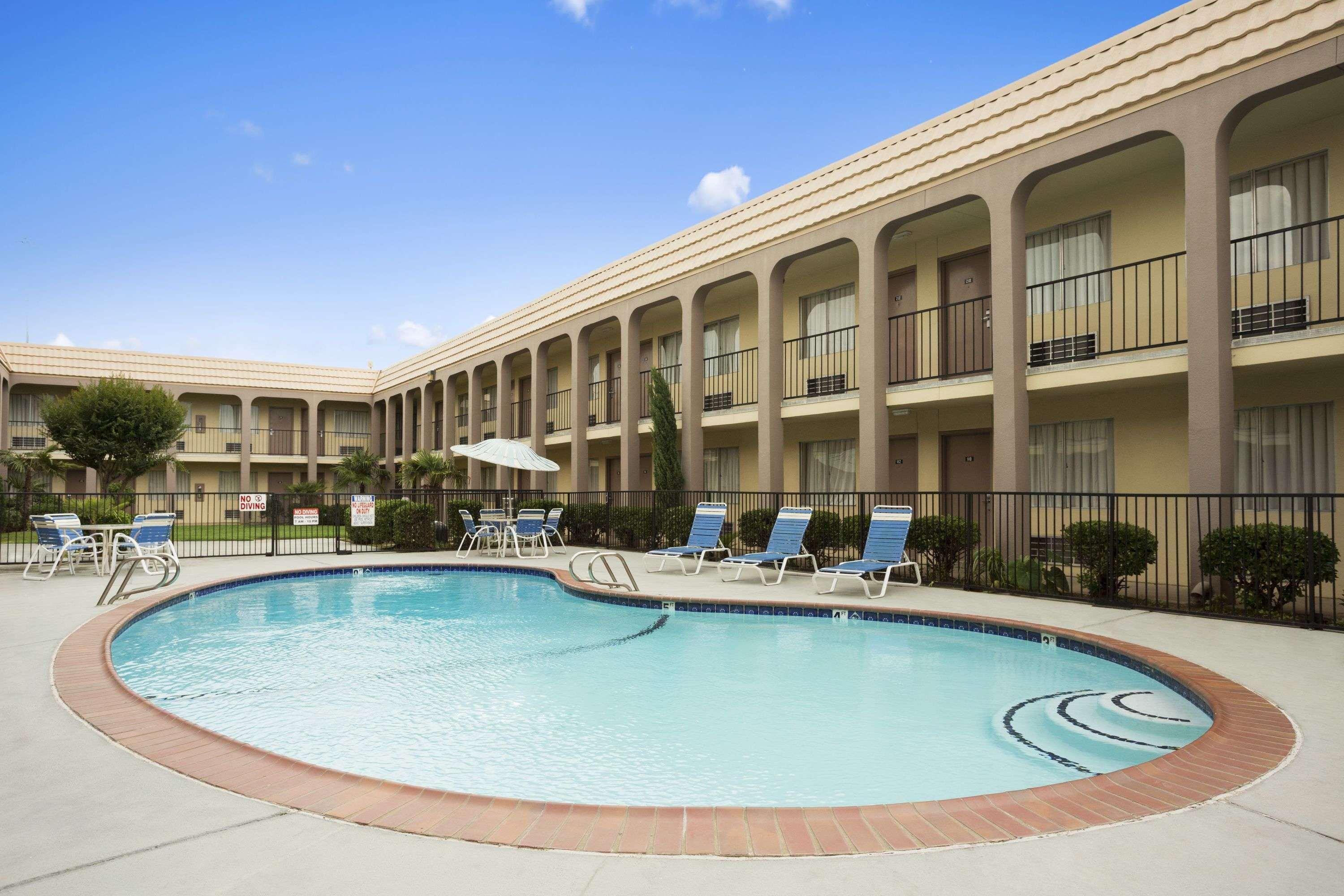 Days Inn By Wyndham Dallas Irving Luaran gambar